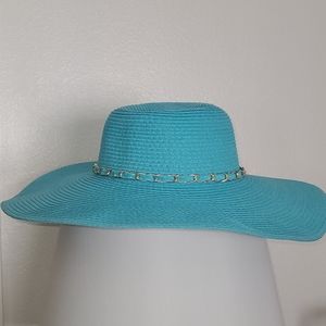 Packable Straw Hat  With Chain